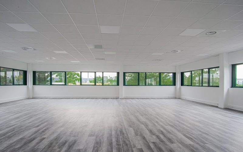 Entrepôt & bureaux 172 m², GENNEVILLIERS – 8 rue Traversière
