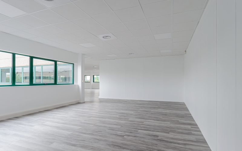 Entrepôt & bureaux 172 m², GENNEVILLIERS – 8 rue Traversière