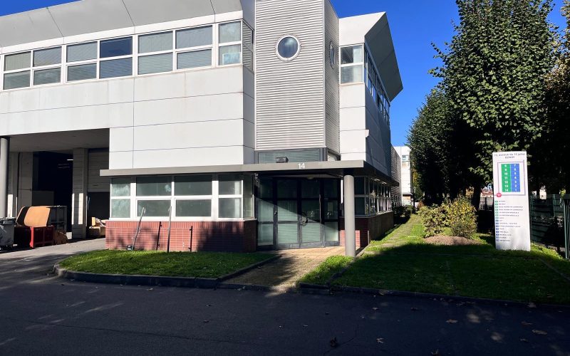 Entrepôt & bureaux 
            420 m², BONDY – 73 à 79 avenue du 14 juillet