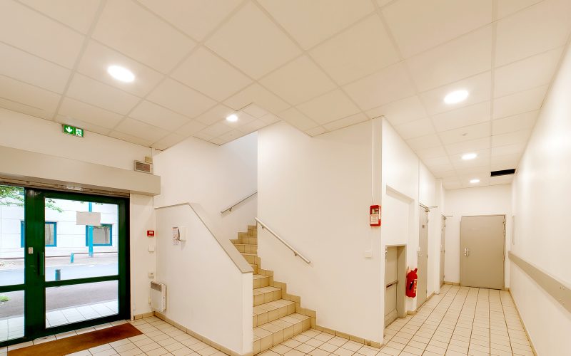 Entrepôt & bureaux 172 m², GENNEVILLIERS – 8 rue Traversière