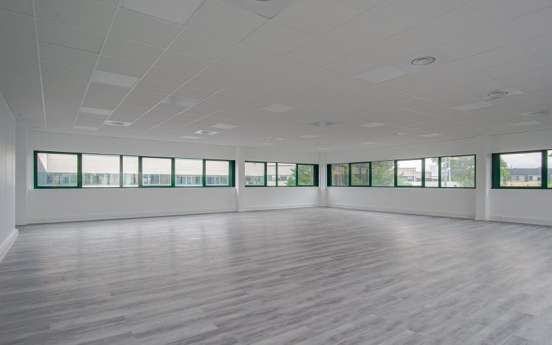 Entrepôt & bureaux 
            807 m², GENNEVILLIERS – 20 rue Traversière