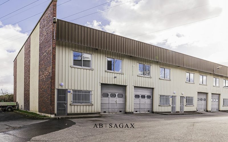 Entrepôt & bureaux 140 m² d'activités et de bureaux, LISSES – 5/7/9 Rue des Cerisiers