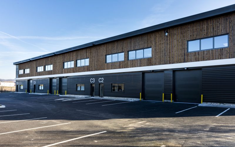 Entrepôt & bureaux 
            305 m², CORMEILLES-EN-PARISIS – 14 rue Georges Méliès
