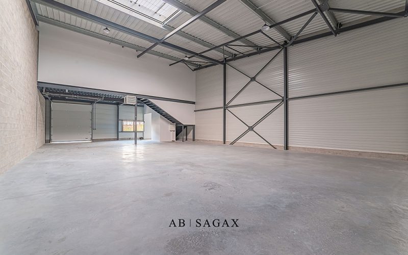 Entrepôt & bureaux de 305 m² à 915 m², CORMEILLES – 14 rue Georges Méliès