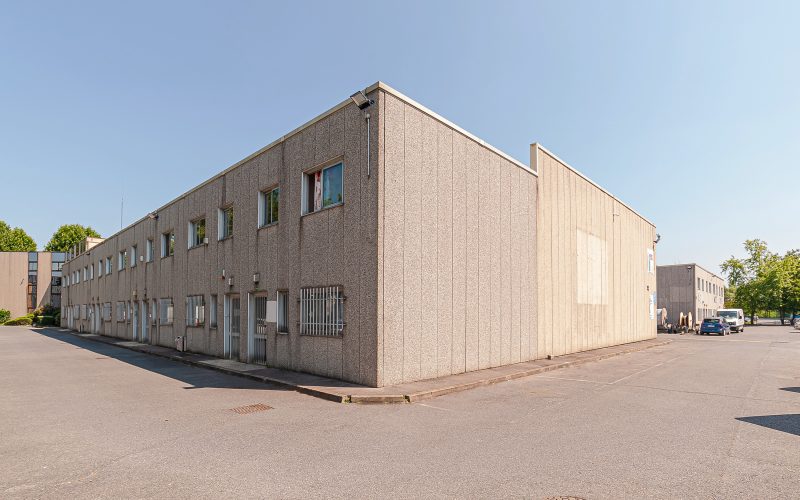 Entrepôt & bureaux 
            de 15 à 123 m², GRIGNY – 7 rue Jean Jacques Rousseau