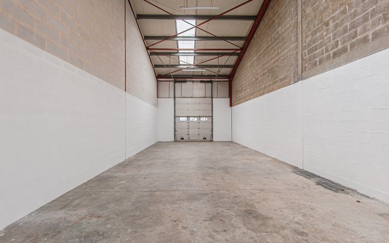 Entrepôt & bureaux 
            de 8 à 176 m², GRIGNY – 7 rue Jean Jacques Rousseau