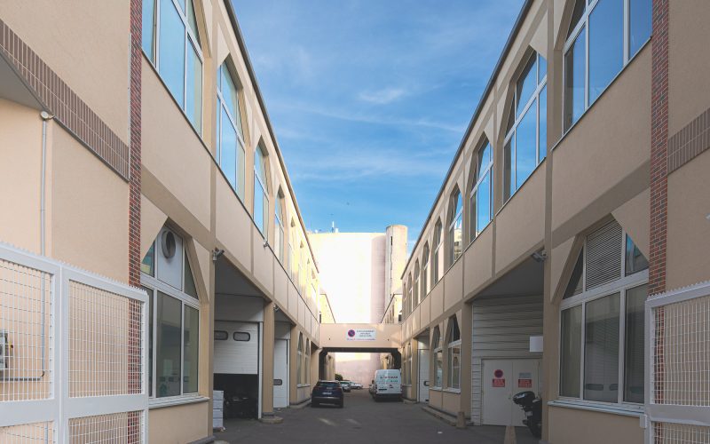 Entrepôt & bureaux 
            854 m², AUBERVILLIERS – 51 rue de Presles