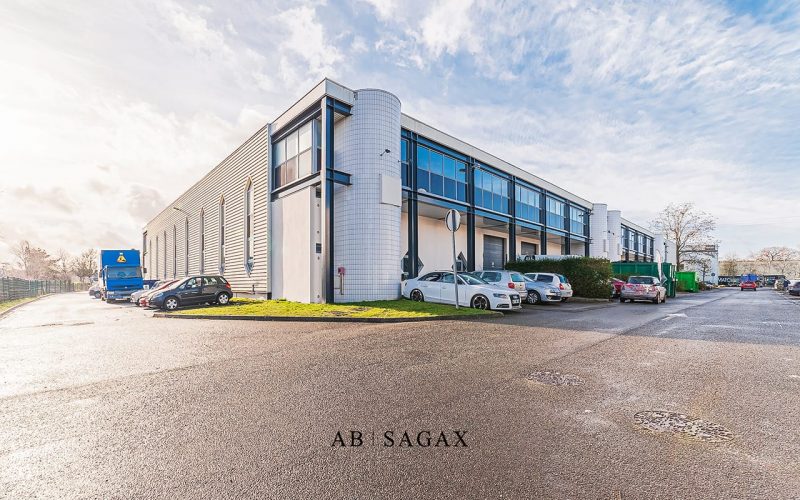 Entrepôt & bureaux 
            Entre 382 m² et 1 149 m², ÉLANCOURT – 65 avenue Georges Politzer