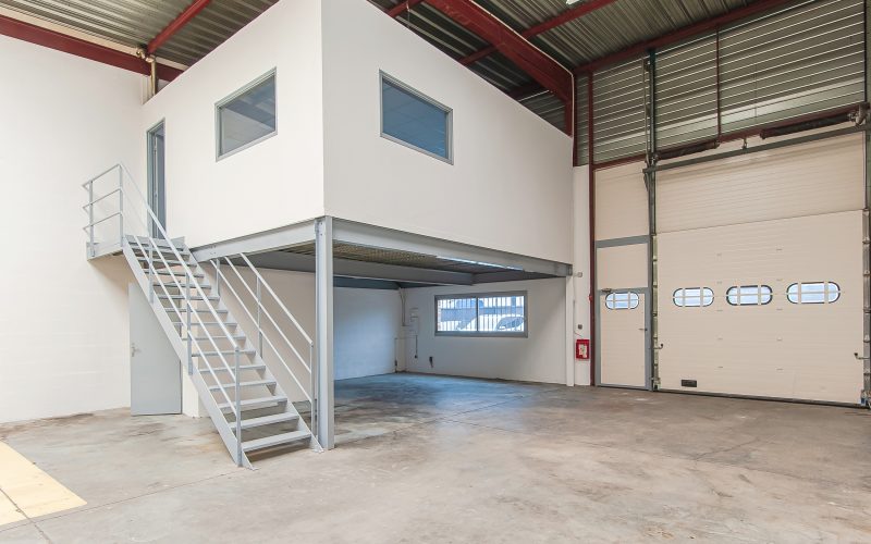 Entrepôt & bureaux 226 m² d'activités et de bureaux, LISSES- 14 Rue des Cerisiers
