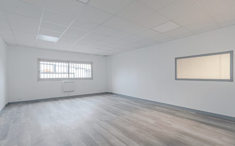 Entrepôt & bureaux 226 m² d'activités et de bureaux, LISSES- 14 Rue des Cerisiers
