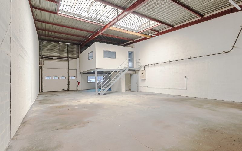 Entrepôt & bureaux 226 m² d'activités et de bureaux, LISSES- 14 Rue des Cerisiers
