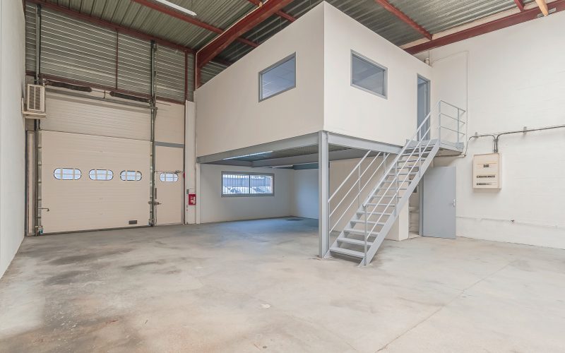 Entrepôt & bureaux 226 m² d'activités et de bureaux, LISSES- 14 Rue des Cerisiers