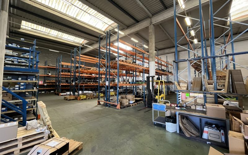 Entrepôt & bureaux 
            949 m², GENNEVILLIERS- 16-18 boulevard Galliéni