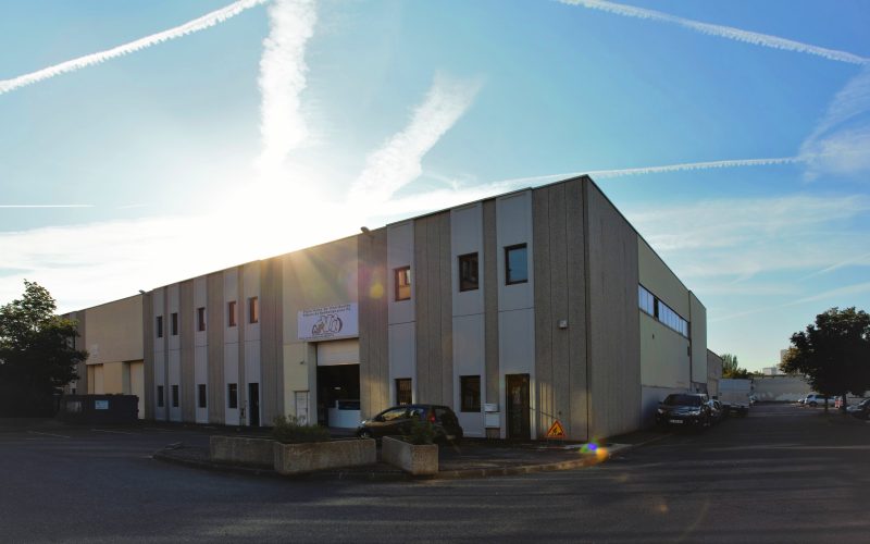Entrepôt & bureaux 
            949 m², GENNEVILLIERS- 16-18 boulevard Galliéni