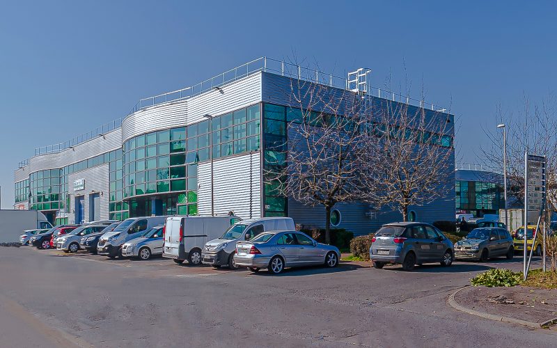Entrepôt & bureaux 
            342 m², VALENTON – 1-3 place Thomas Edison