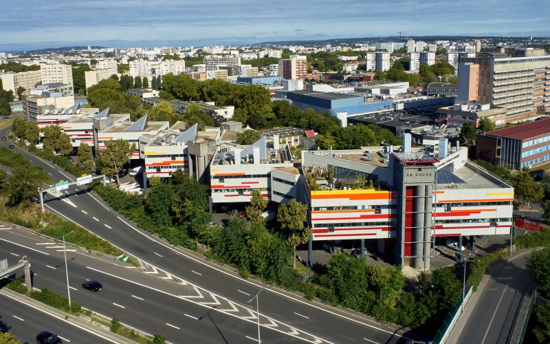 Entrepôt & bureaux 
            de 73 m² à 293 m², SAINT-DENIS – Parc du Moulin Basset