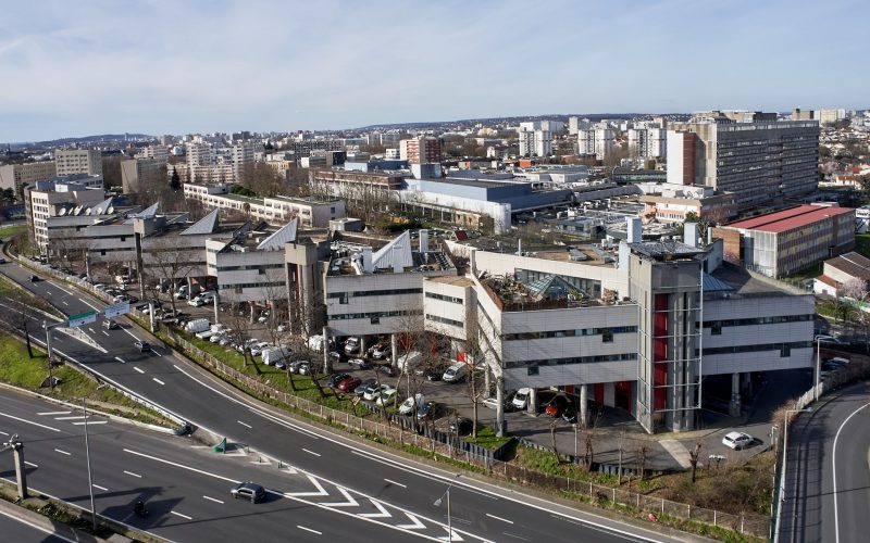Entrepôt & bureaux 
            60 m² et 111 m², SAINT-DENIS – Parc du Moulin Basset, 12 chemin du Moulin Basset