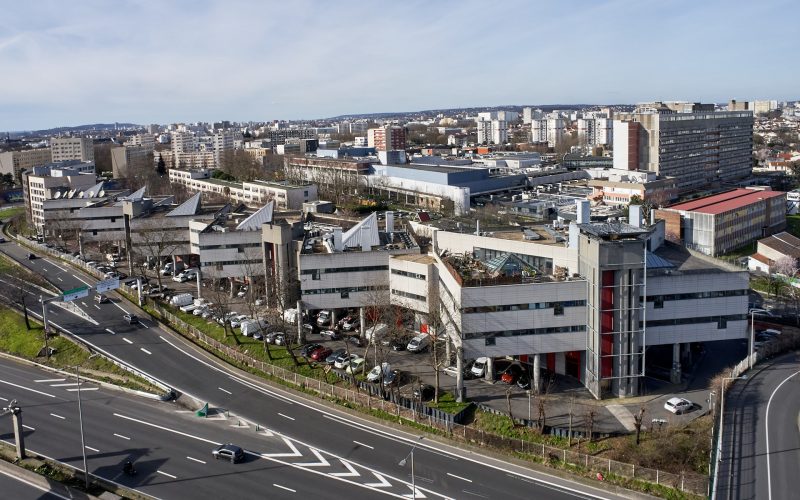 Entrepôt & bureaux 
            de 73 m² à 293 m², SAINT-DENIS – Parc du Moulin Basset