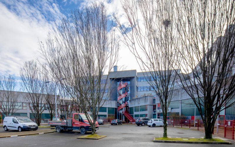 Entrepôt & bureaux 
            de 73 m² à 293 m², SAINT-DENIS – Parc du Moulin Basset