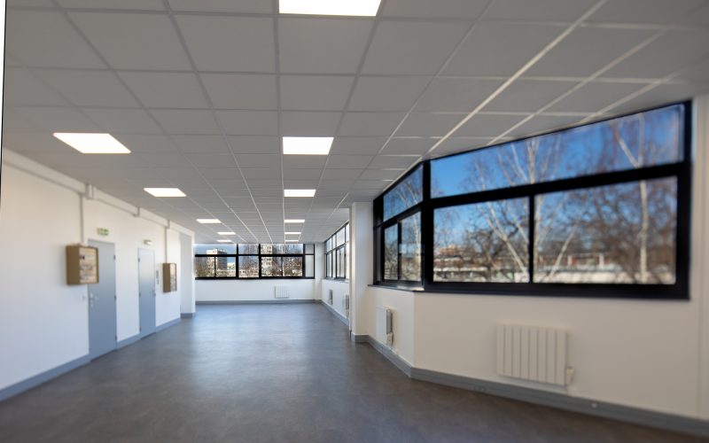 Entrepôt & bureaux 60 m² et 63 m², SAINT-DENIS – Parc du Moulin Basset