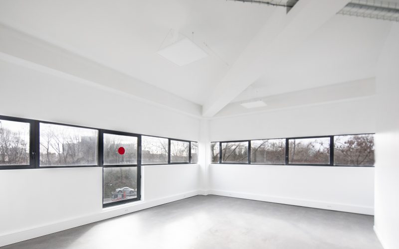Entrepôt & bureaux 384,50 m², SAINT-DENIS – Parc du Moulin Basset