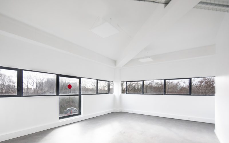 Entrepôt & bureaux 
            de 73 m² à 293 m², SAINT-DENIS – Parc du Moulin Basset