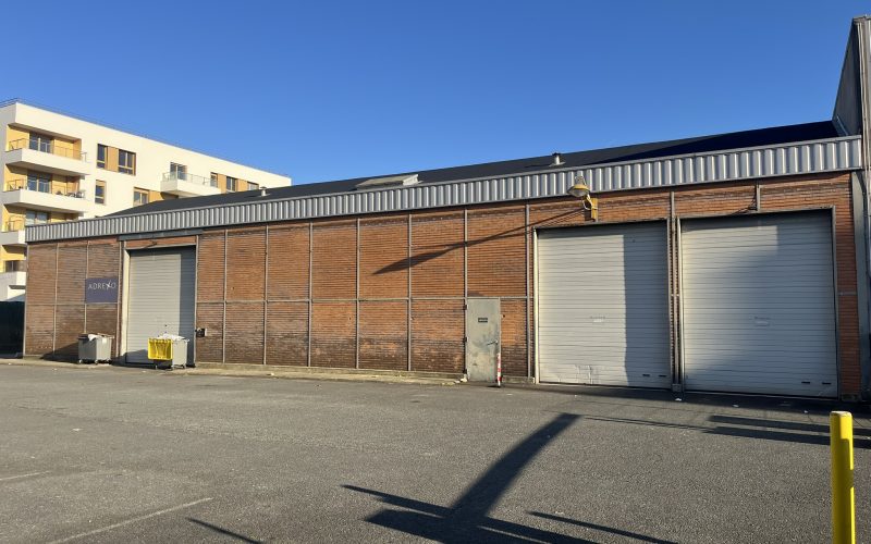Entrepôt & bureaux 
            820 m² + 1188 m², MASSY – 4 rue Galvani