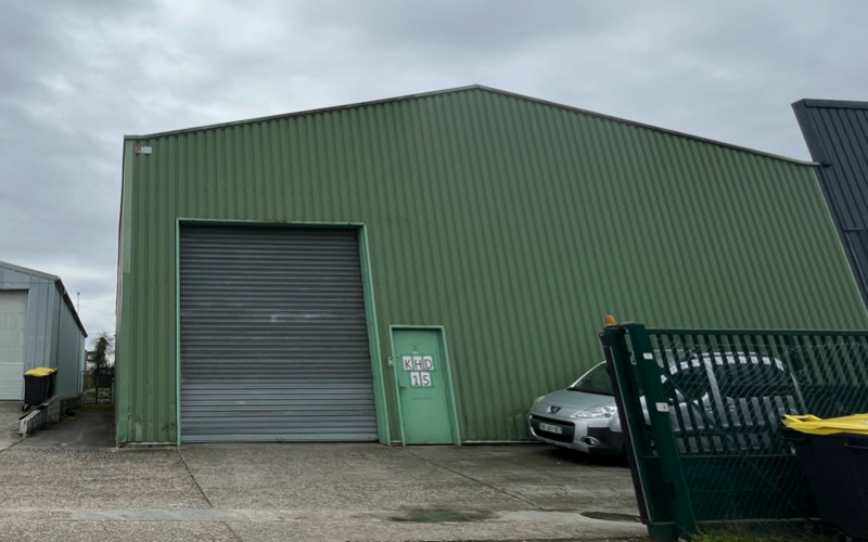 Entrepôt & bureaux 250 m² & 500 m², MAGNY EN VEXIN – 15 rue Gutenberg