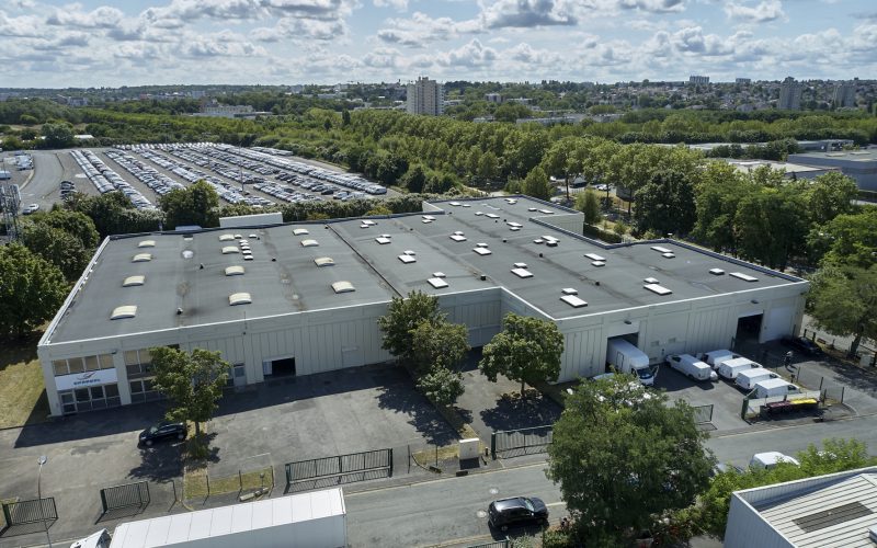 Entrepôt & bureaux 
            304 m², VALENTON – 2 rue du Midi Pyrénées