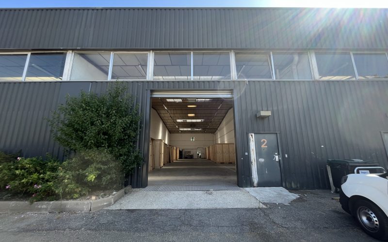 Entrepôt & bureaux 497 m², COIGNIERES – 32/34 rue des Osiers