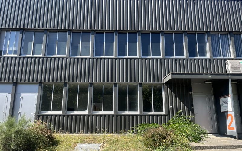 Entrepôt & bureaux 497 m², COIGNIERES – 32/34 rue des Osiers