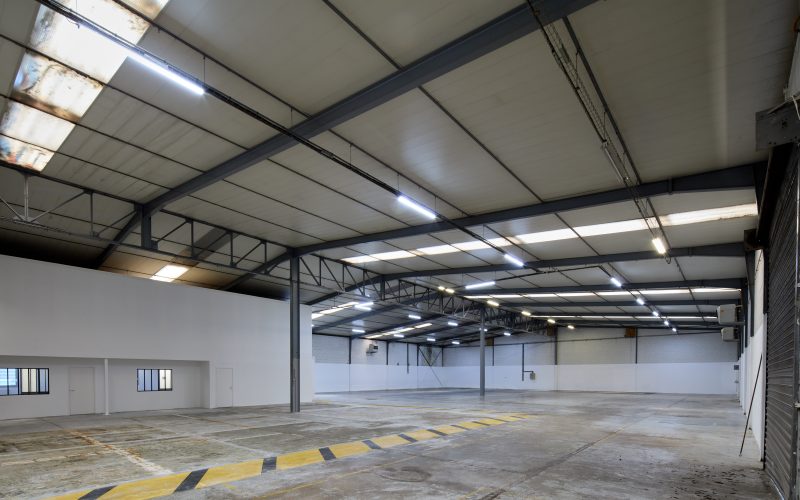 Entrepôt & bureaux 
            2 348 m², MORANGIS – 8 rue du Dr Jean Charcot