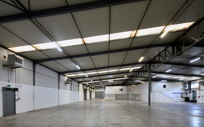 Entrepôt & bureaux 
            2 348 m², MORANGIS – 8 rue du Dr Jean Charcot