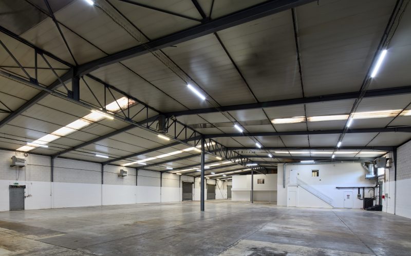 Entrepôt & bureaux 
            2 348 m², MORANGIS – 8 rue du Dr Jean Charcot