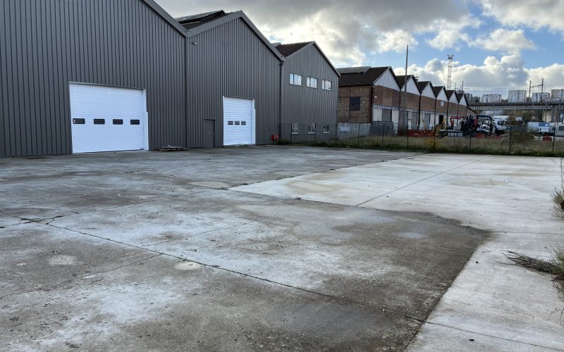 Entrepôt & bureaux 
            1 600 m² et 1 200 m², CORBEIL-ESSONNE 1 rue Fernand Raynaud