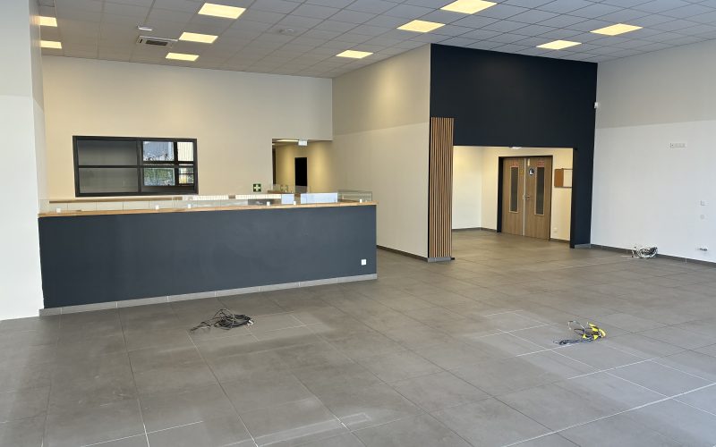 Entrepôt & bureaux 
            1 600 m² et 1 200 m², CORBEIL-ESSONNE 1 rue Fernand Raynaud