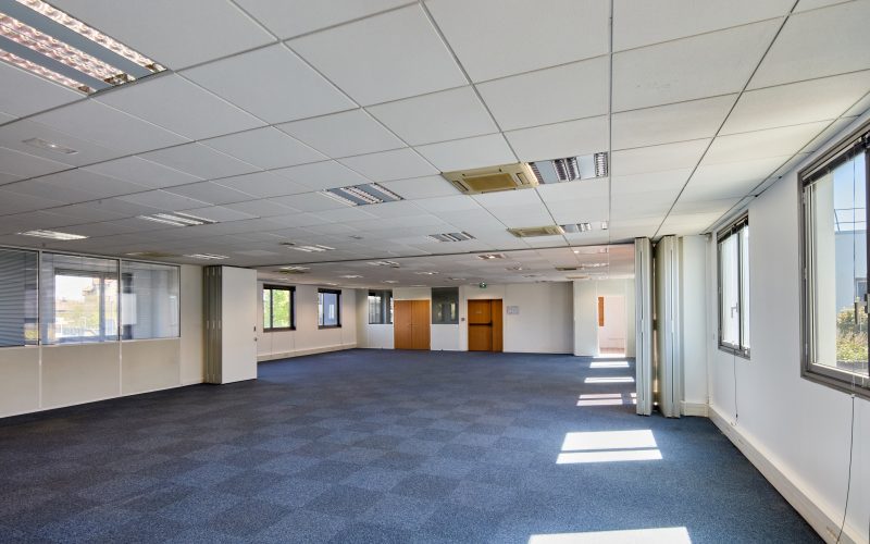 Entrepôt & bureaux 
            1 819 m², NANTERRE – 6 rue des Peupliers