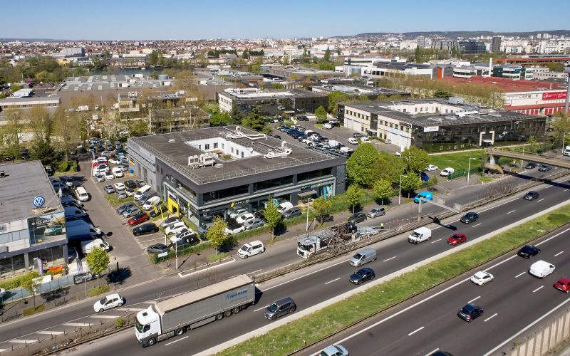 Entrepôt & bureaux 
            1 819 m², NANTERRE – 6 rue des Peupliers