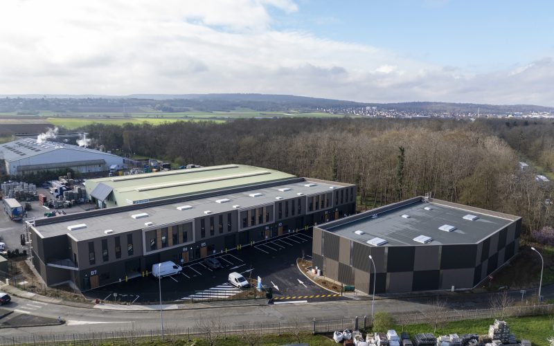 Entrepôt & bureaux 
            10 lots de 300 à 430 m², MUREAUX – 17 rue Levassor
