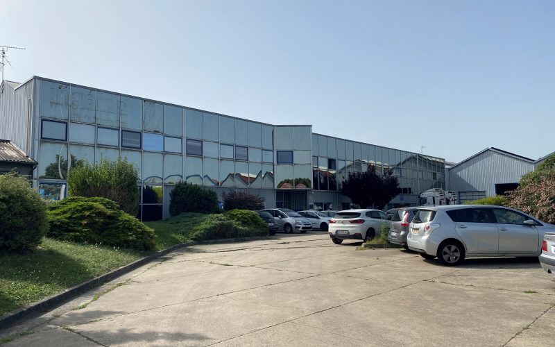 Entrepôt & bureaux 
            1 600 m², CORBEIL-ESSONNE 1 rue Fernand Raynaud