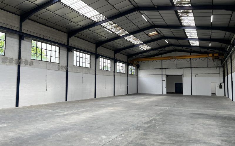 Entrepôt & bureaux 
            670 m², MORANGIS – 3 avenue Ferdinand de Lesseps