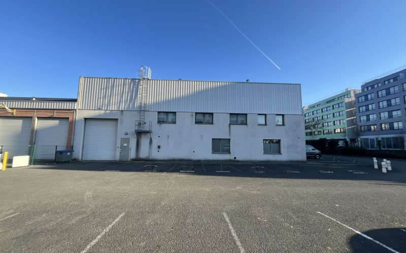 Entrepôt & bureaux 
            820 m² + 1188 m², Massy – 4 rue Galvani
