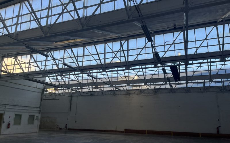 Entrepôt & bureaux 
            820 m² + 1188 m², Massy – 4 rue Galvani