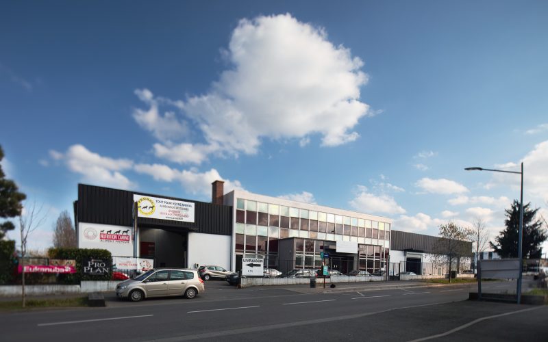 Entrepôt & bureaux 
            670 m², MORANGIS – 3 avenue Ferdinand de Lesseps