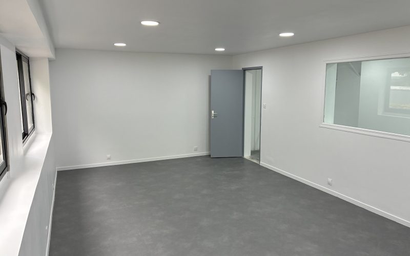 Entrepôt & bureaux 
            , BONDOUFLE – 6 rue Gustave Madiot