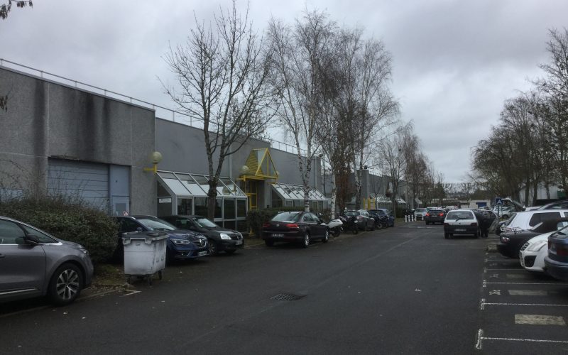 Entrepôt & bureaux 
            Différents lots de 410 à 5 156 m², LES ULIS TROPIQUES – 12 avenue des Tropiques