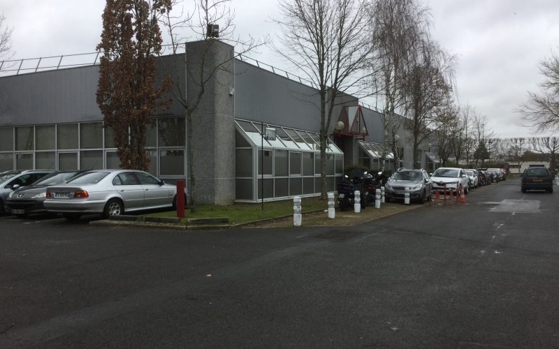 Entrepôt & bureaux 
            Différents lots de 410 à 5 156 m², LES ULIS TROPIQUES – 12 avenue des Tropiques