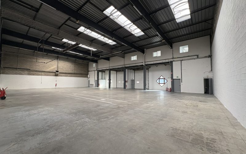 Entrepôt & bureaux 
            Entre 382 m² et 764 m², ÉLANCOURT – 65 avenue Georges Politzer