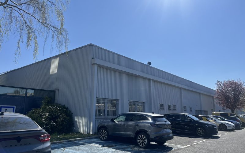 Entrepôt & bureaux 
            Différents lots de 410 à 5 156 m², LES ULIS TROPIQUES – 12 avenue des Tropiques