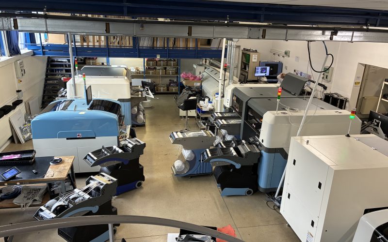 Entrepôt & bureaux 
            1 470 m² dont 1 170 m² et 300 m² de bureaux, BUC – 438 rue Audemars